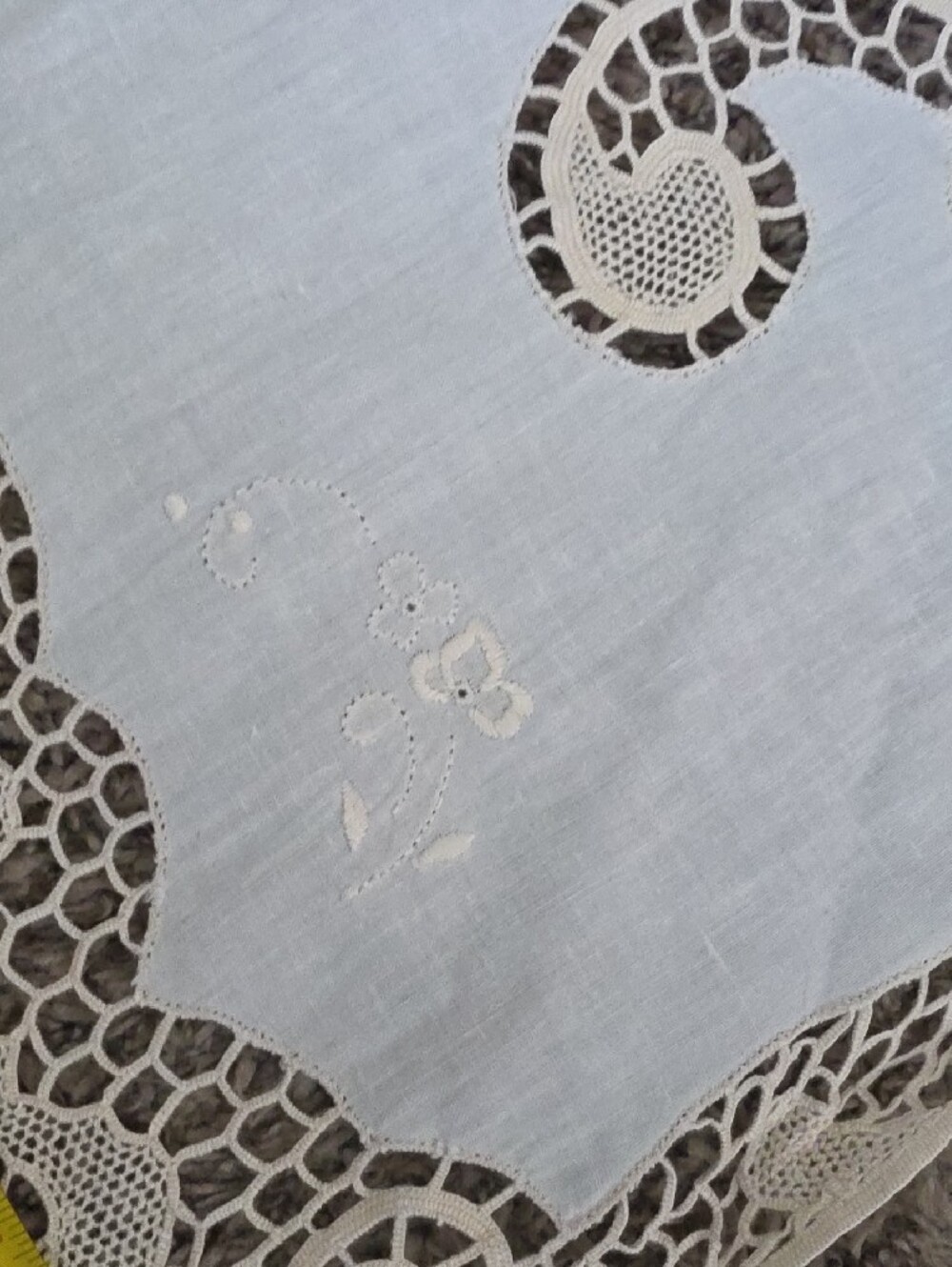 Handmade Cut And Lace Cream Banquet Tablecloth with Lace Insets - 138 x 65 - Picture 5 of 7